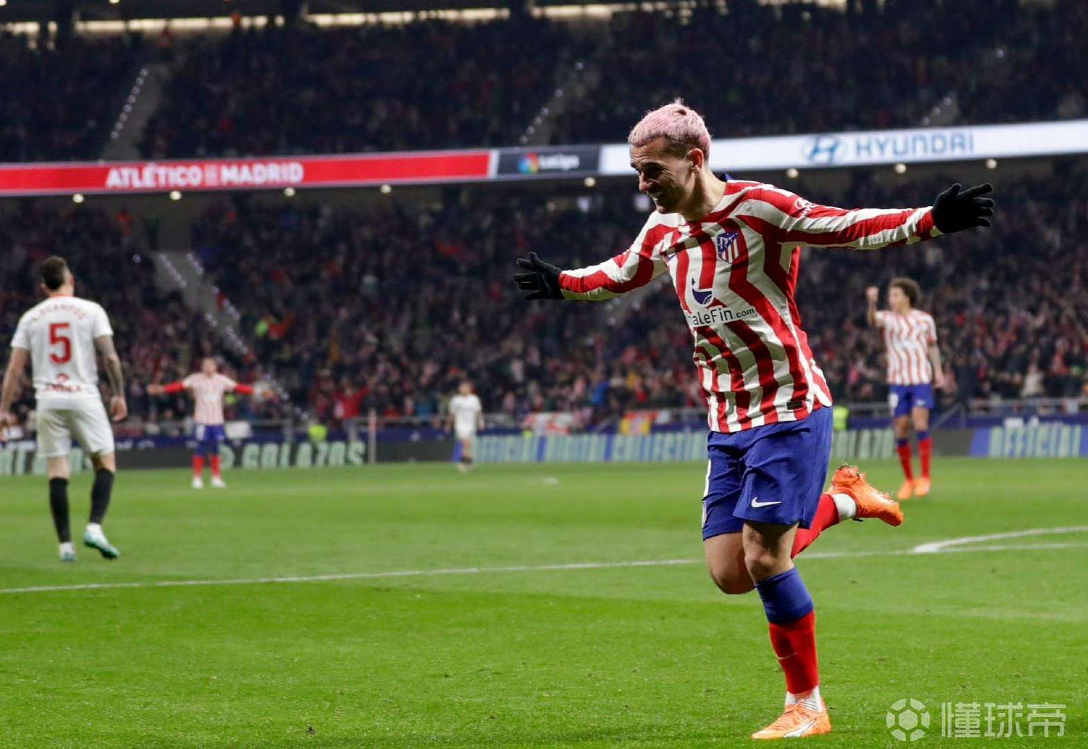 马竞轻取波尔图，卡瓦尼梅开二度英超的简单介绍